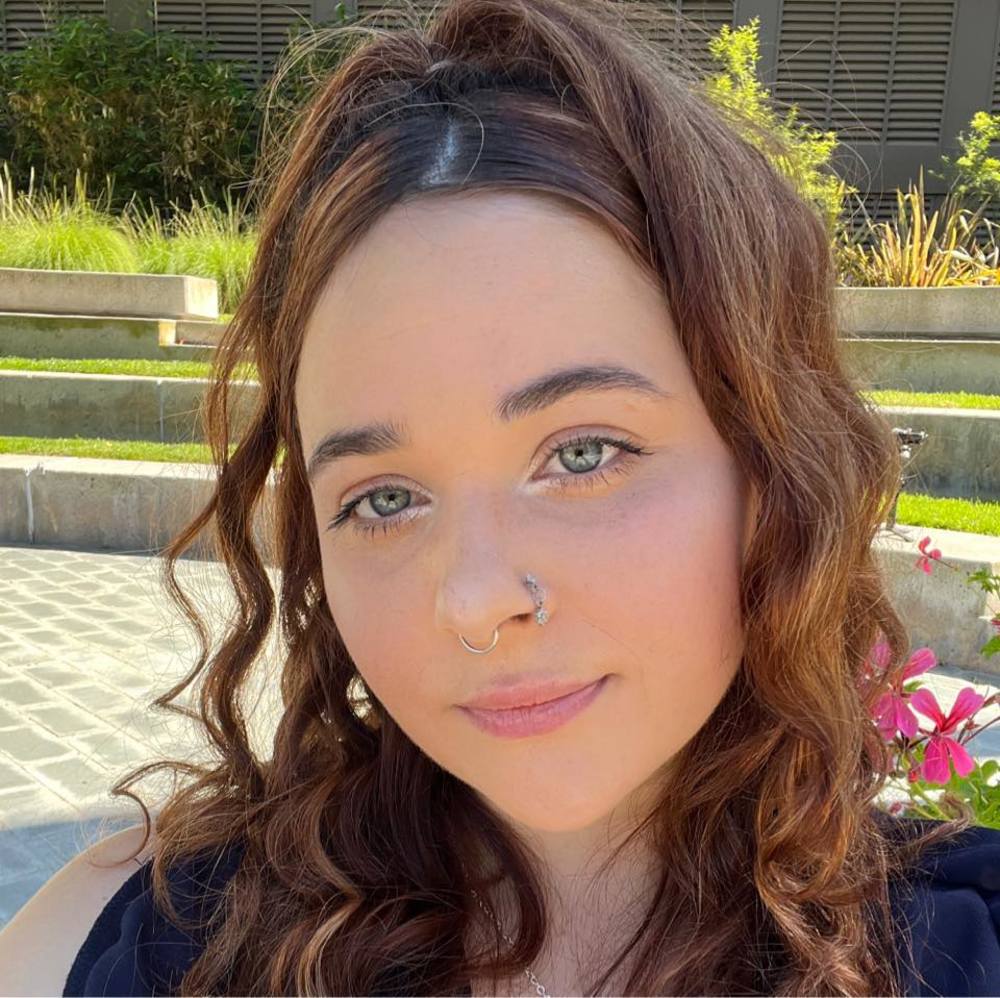 Meet your Posher, Alivia